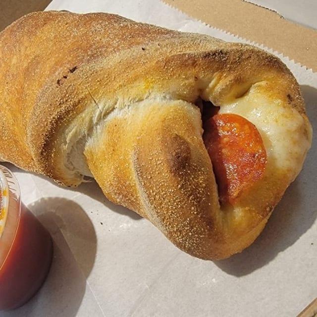 Pepperoni Boli.