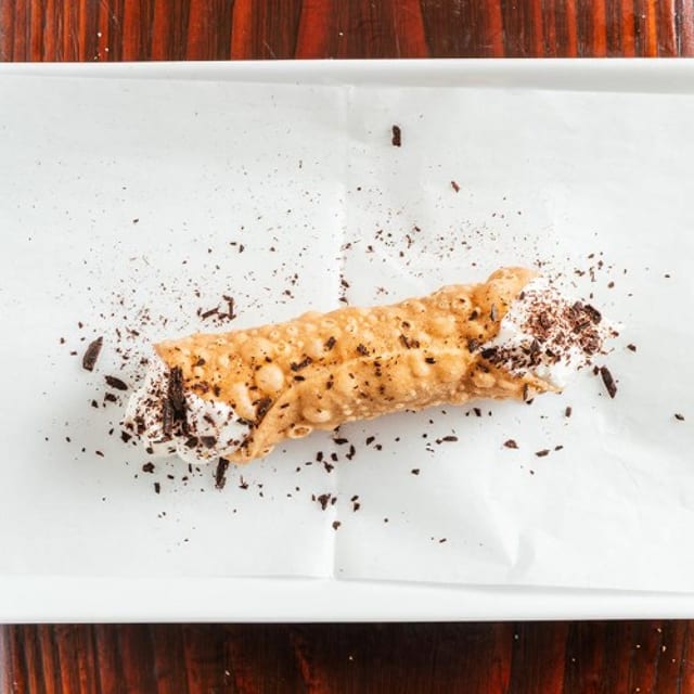 Cannoli.