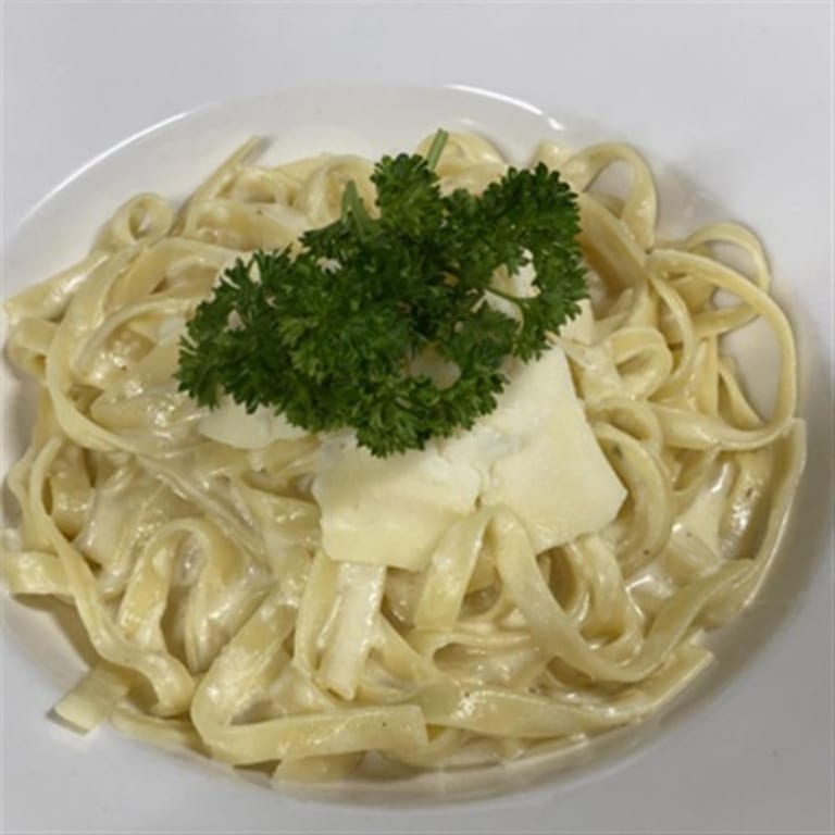 Delicious Fettuccine Alfredo and More Italian Classics
